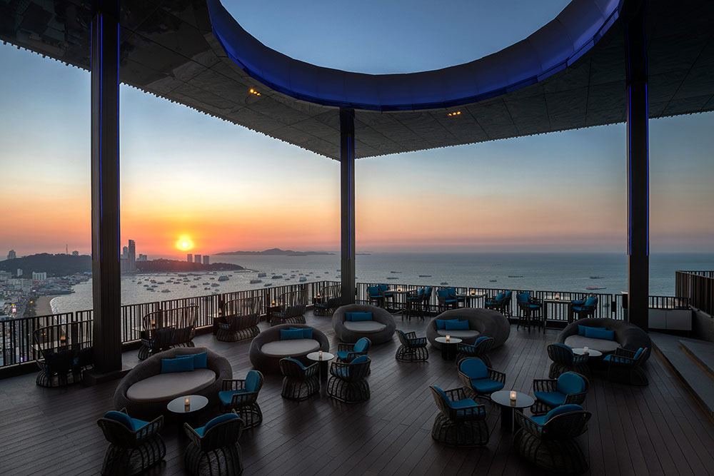 Horizon Rooftop Restaurant & Bar