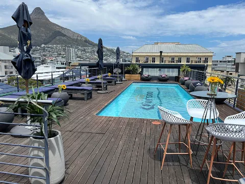 SKYE Rooftop Bar