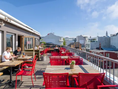 Loft - HI Eco Hostel & Bar
