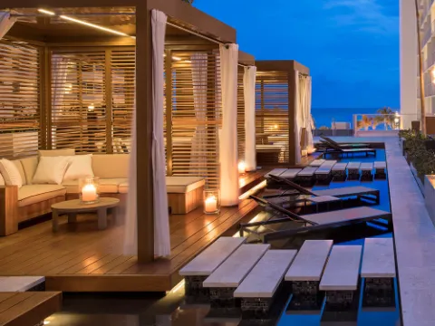 SWELL Restaurant & Pool Bar