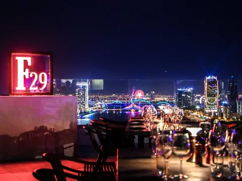 F29 Golden Beef & Sky Bar