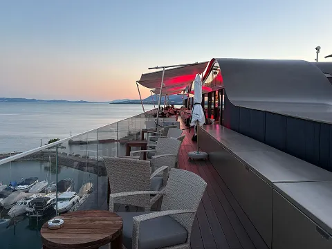 WAVES Rooftop